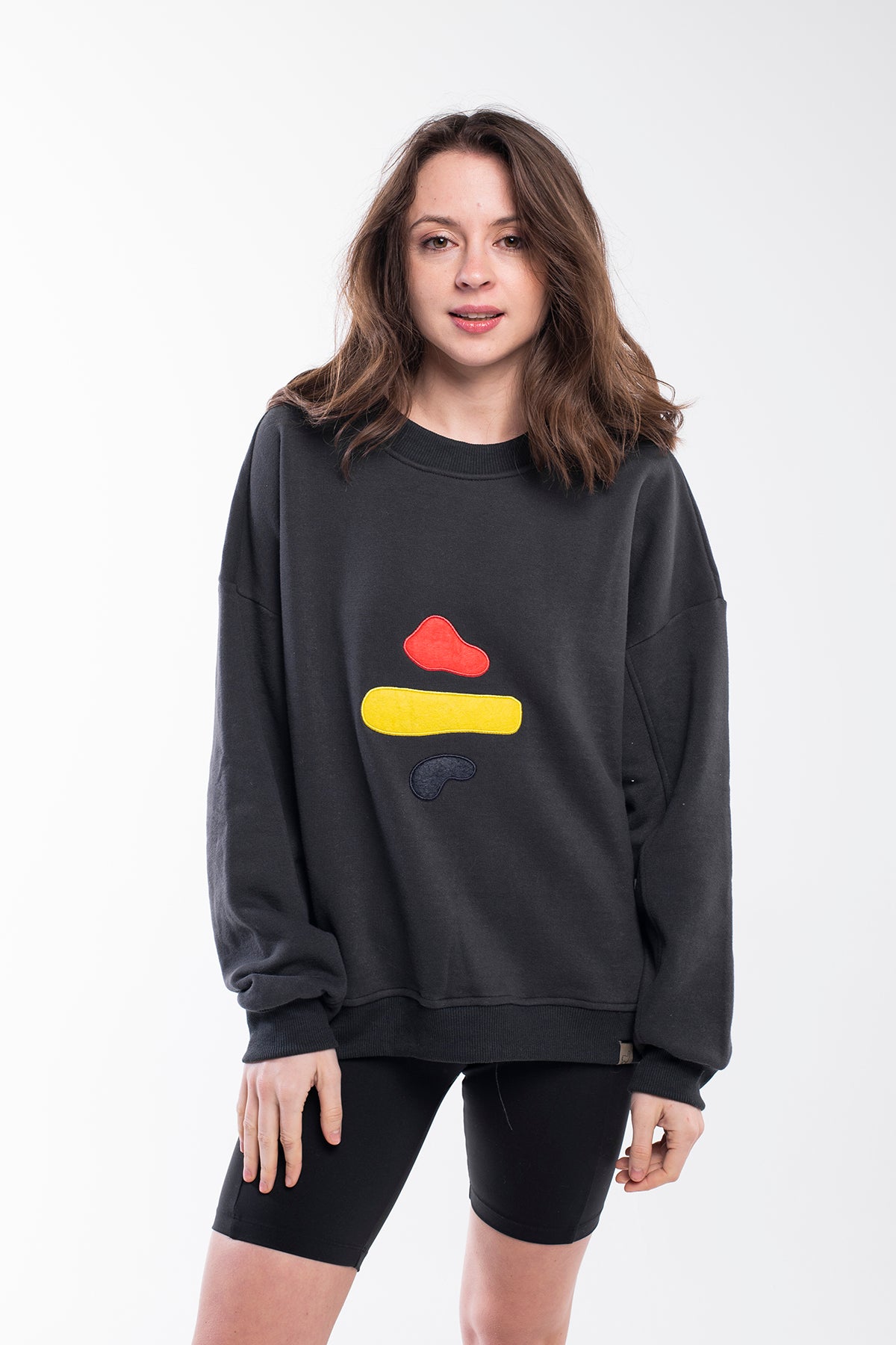 Dark grey balance stones sweatshirt with a round neck