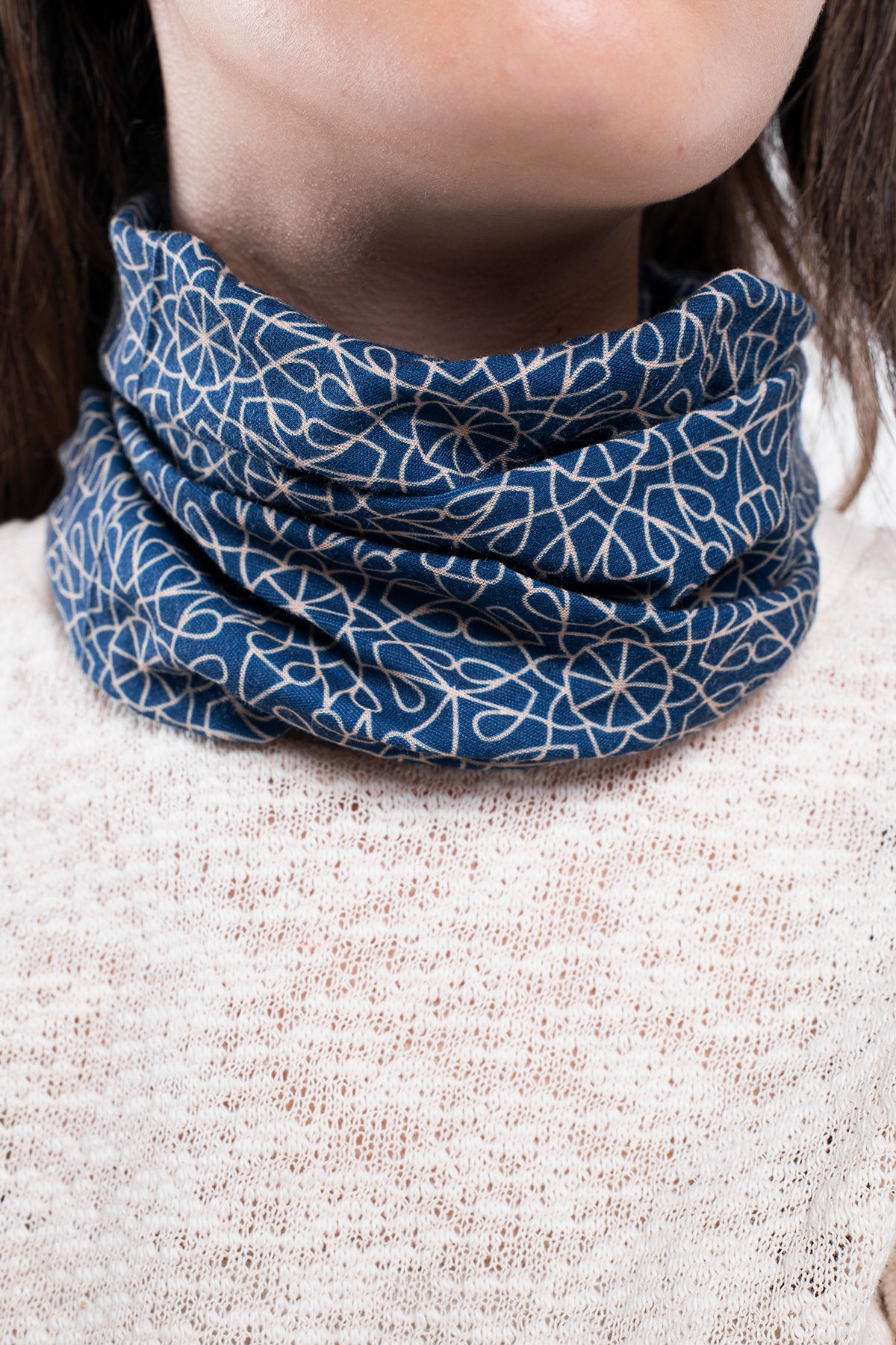 neck-scarf-oriental-dark-blue-2